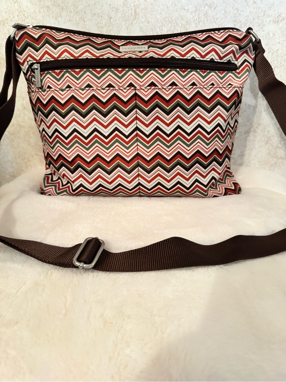 Baggallini Chevron Crossbody Bag with Brown/Burgandy NWOT